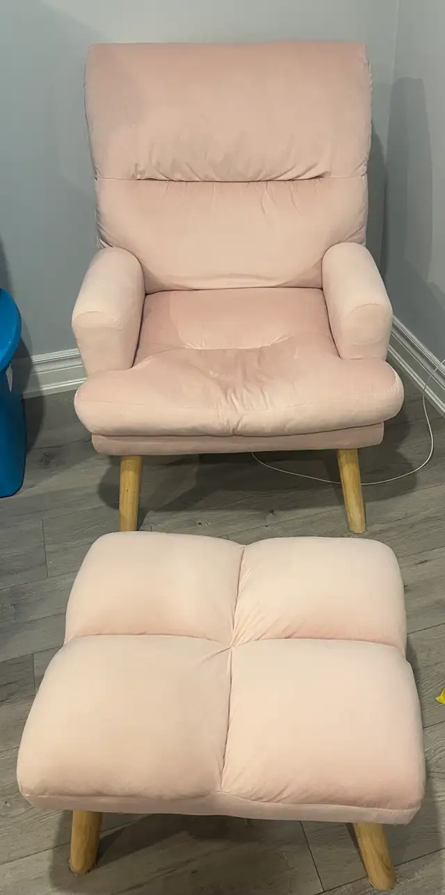 Soft Chair with Ottoman and Pocket - Photo 2