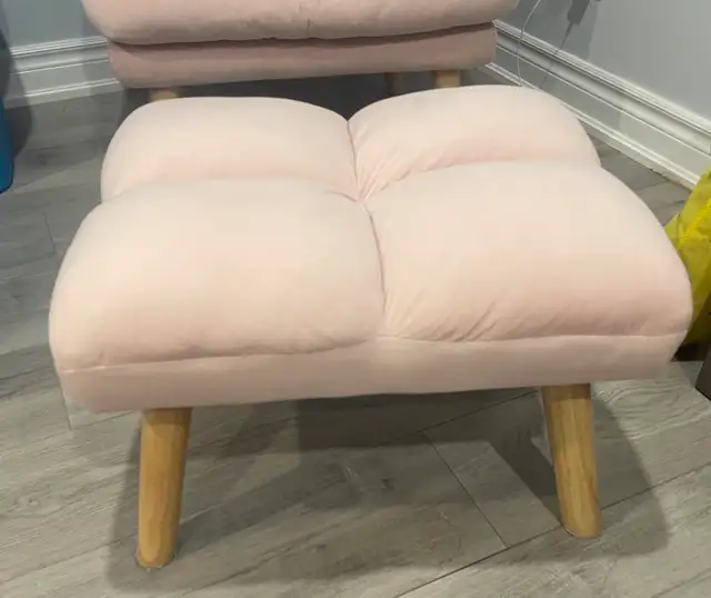 Soft Chair with Ottoman and Pocket - Photo 4