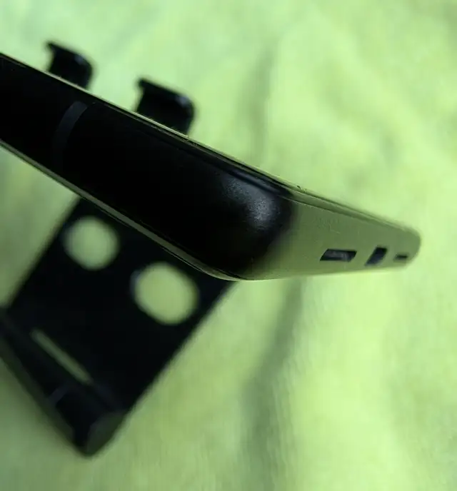 Google Pixel 6 Black 128GB in Excellent / Perfect Condition - Photo 3