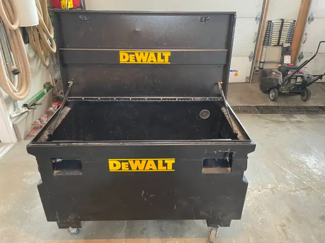 Heavy Duty Dewalt job site box on casters - Photo 2