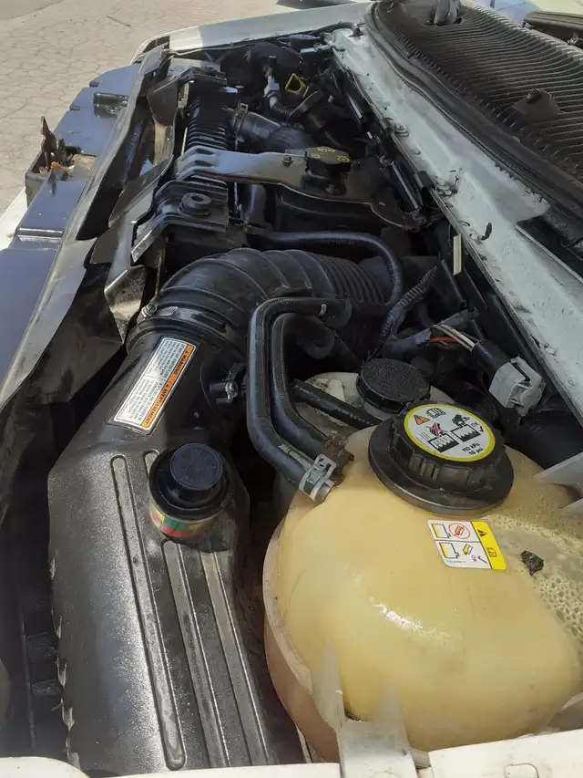 Truck for Sale-E-450 used- like new - Photo 4