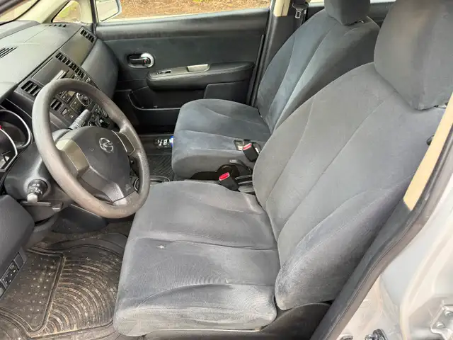 2011 NISSAN VERSA $3995-174000 Kms 4cyl automatic - Photo 6