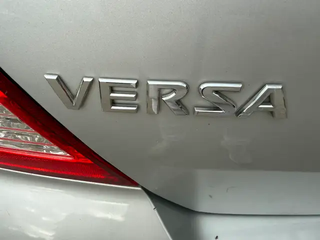 2011 NISSAN VERSA $3995-174000 Kms 4cyl automatic - Photo 10
