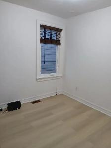 Updated 2 Bedroom Main Floor Bungalow in Long Branch South Etobi - Photo 3