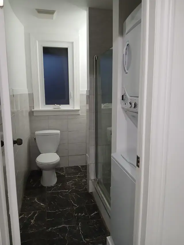 Updated 2 Bedroom Main Floor Bungalow in Long Branch South Etobi - Photo 6