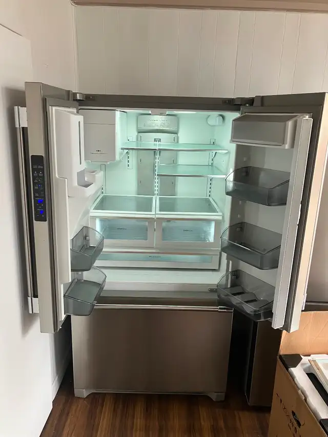 New Frigidaire Scratch N Dent Refrigerators - Photo 2