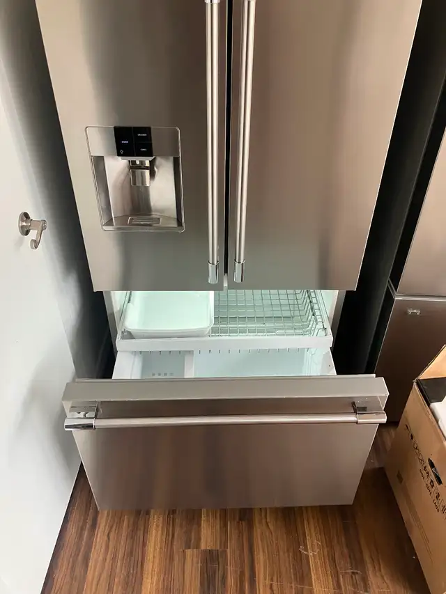 New Frigidaire Scratch N Dent Refrigerators - Photo 3