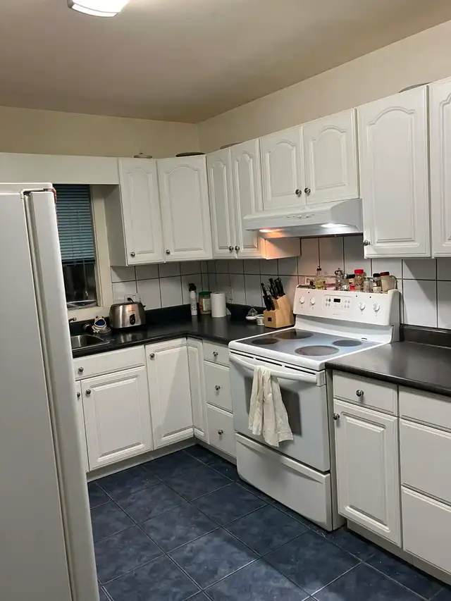 Room for rent available May 1st