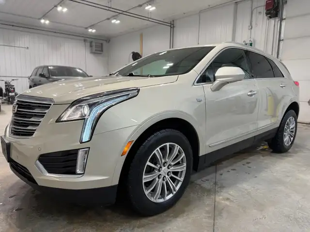 2017 CADILLAC XT5 LUXURY AWD CLEAN TITLE SAFETIED - Photo 2