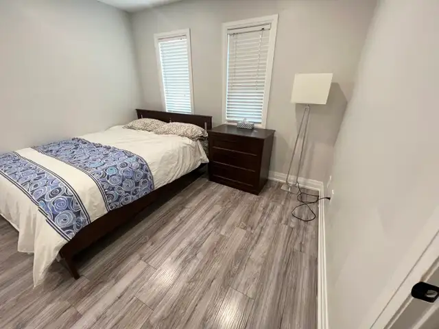 Bedroom   bathroom for Rent in Oshawa ( female only) - Photo 3