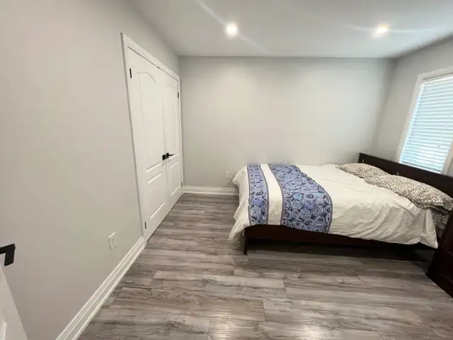 Bedroom   bathroom for Rent in Oshawa ( female only) - Photo 4