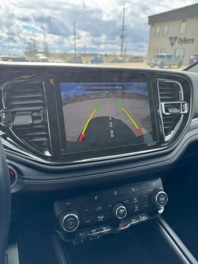 2022 Dodge Durango SXT - Photo 9