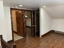 Cozy Upper 2 Bedroom Apartment! - Photo 6