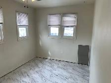Cozy Upper 2 Bedroom Apartment! - Photo 9