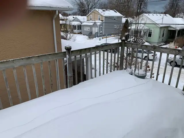 Cozy Upper 2 Bedroom Apartment! - Photo 10