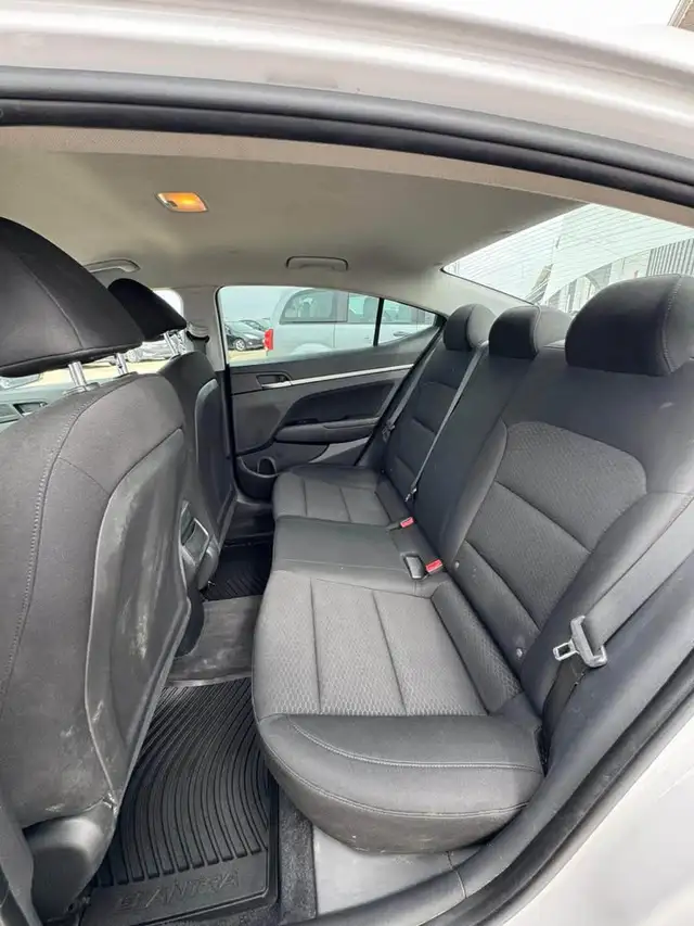2019 HYUNDAI ELANTRA PREFERRED AUTO - Photo 17