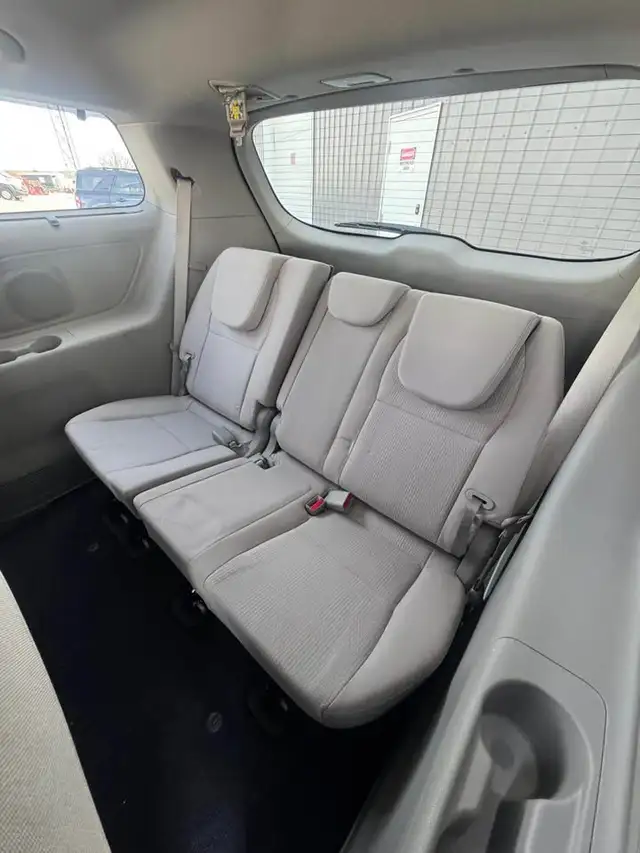 2020 Kia Sedona LX - Photo 15