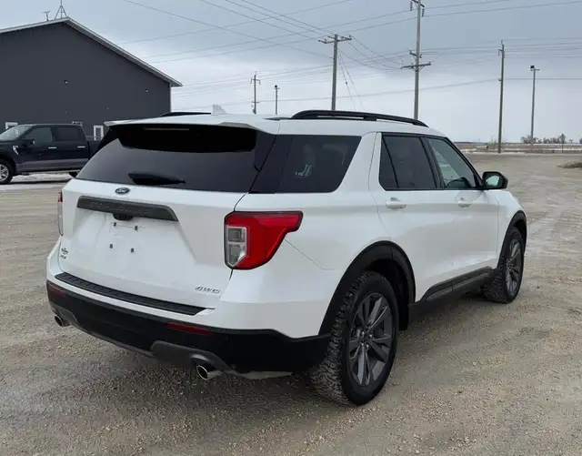 2022 Ford Explorer XLT - Photo 8