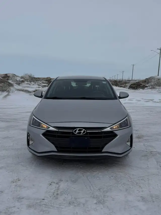2020 Hyundai Elantra Essential - Photo 2