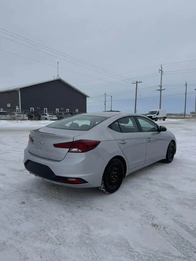 2020 Hyundai Elantra Essential - Photo 4