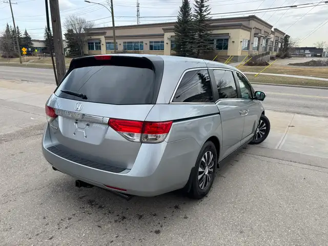 2016 Honda Odyssey EX - Photo 4