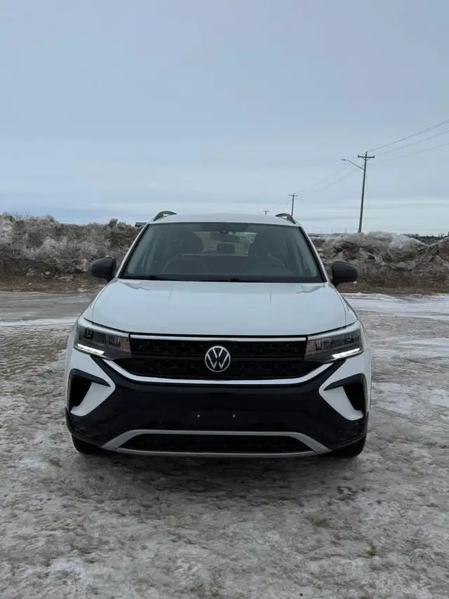 2023 Volkswagen Taos Trendline - Photo 2