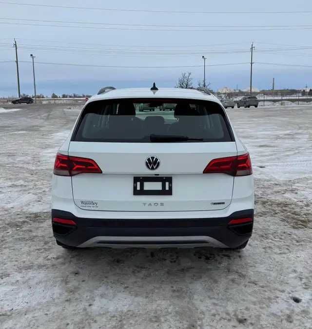 2023 Volkswagen Taos Trendline - Photo 6