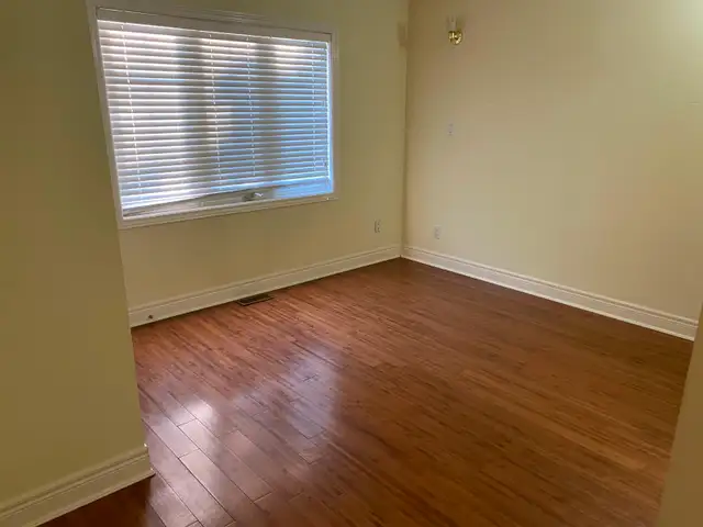ROOM FOR RENT - $800 - Albion / Islington - FEMALE ONLY -