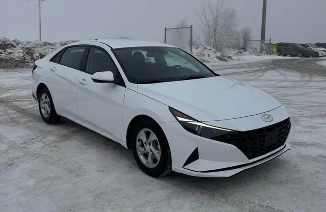 2021 Hyundai Elantra Essential - Photo 4