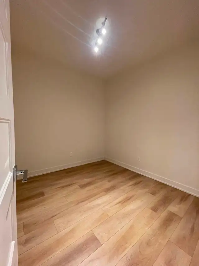 Urgent - 1 chambre   Bureau disponible pour cessation de bail - Photo 4