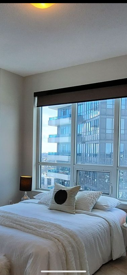 Large, Furnished Room in a Modern Condo,  Yonge St and Steels Av - Photo 2