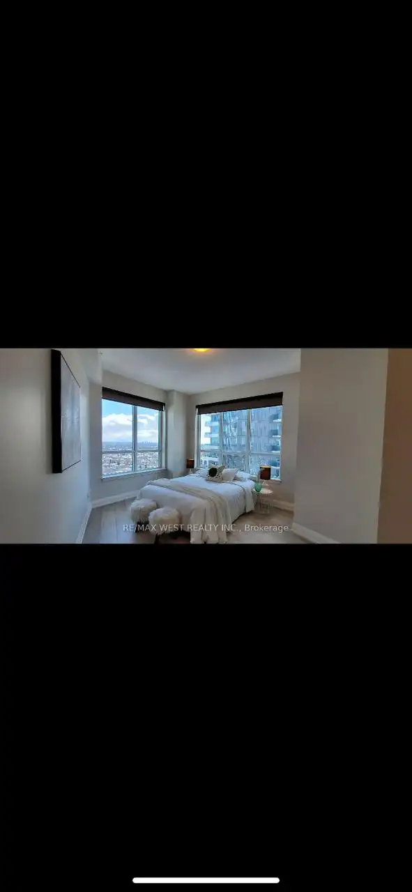 Large, Furnished Room in a Modern Condo,  Yonge St and Steels Av - Photo 6