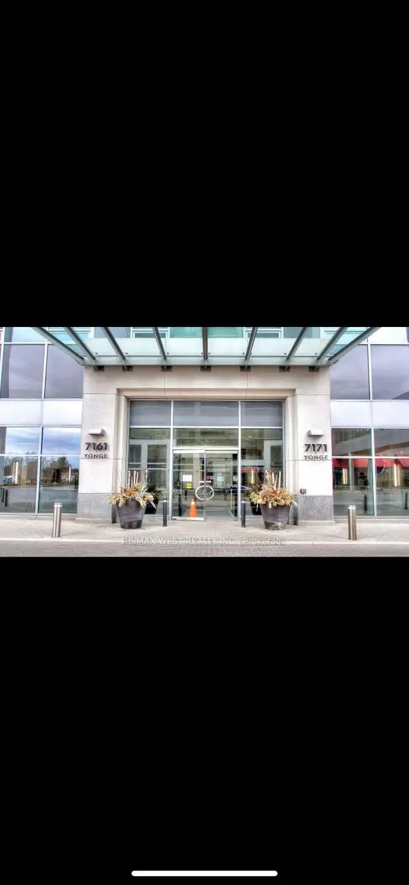 Large, Furnished Room in a Modern Condo,  Yonge St and Steels Av - Photo 7