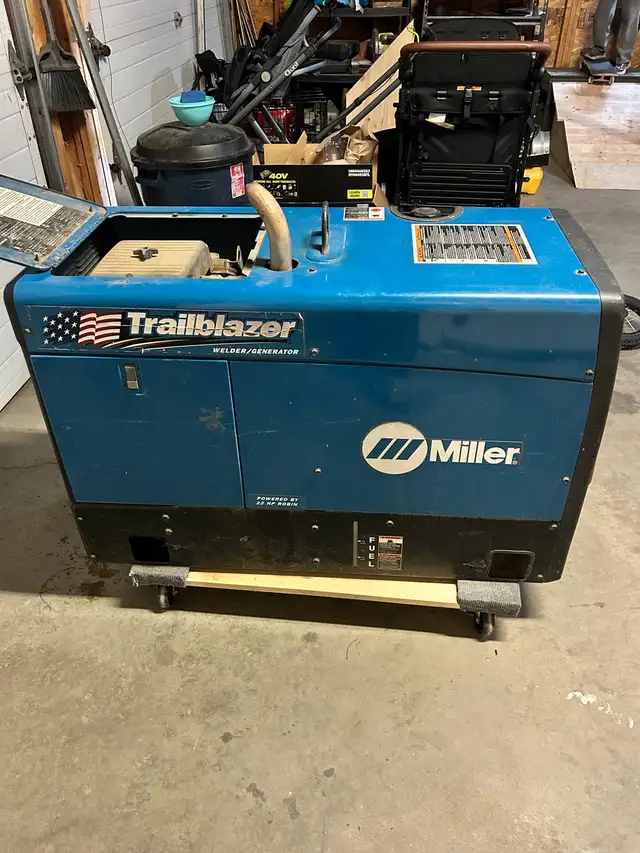 2006 Miller Trailblazer 302 - Photo 2