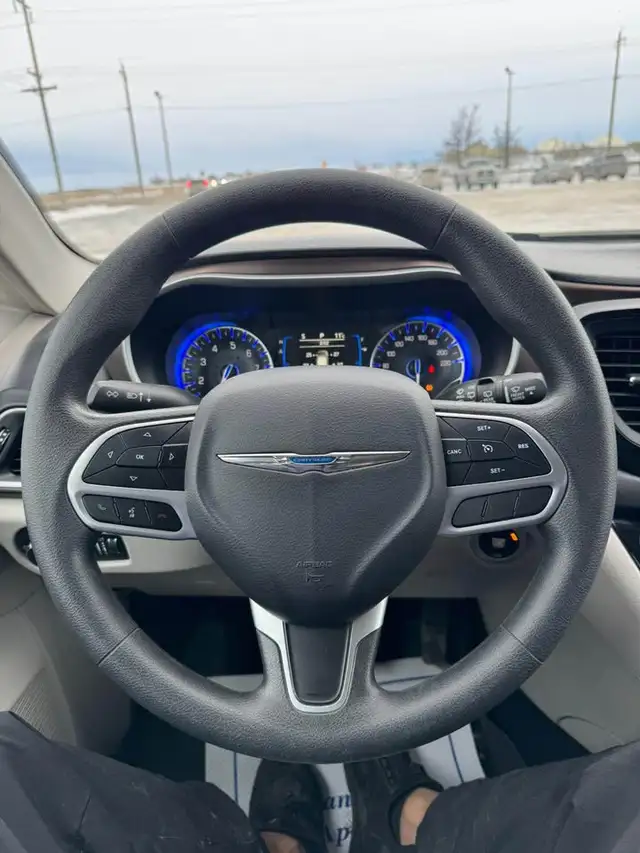 2017 Chrysler Pacifica LX - Photo 10