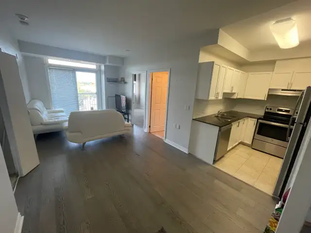 15450 Yonge Street unit 402 - Photo 2