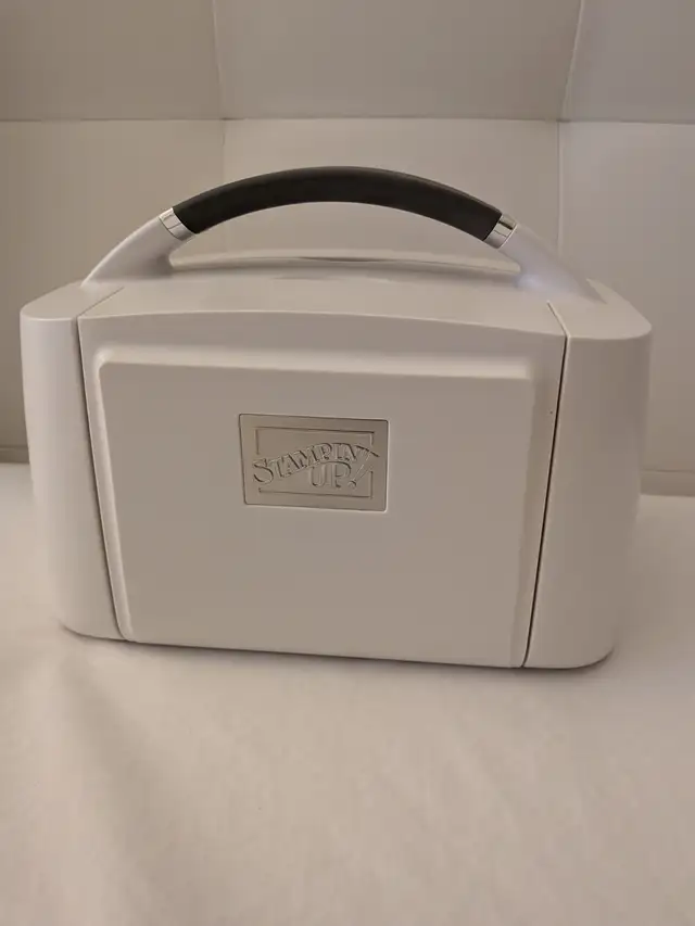 Stampin'  Up Cut & Emboss Machine -  Brand New - Photo 2