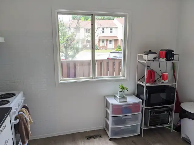 Student House for Rent! 10 Min Walk to UTM - Photo 3