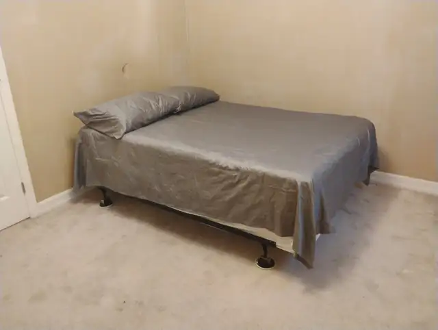 May 1- 2 ROOMS-Merivale/Meadowlands-15m/Algon-30m/Carleton,VIDEO - Photo 8