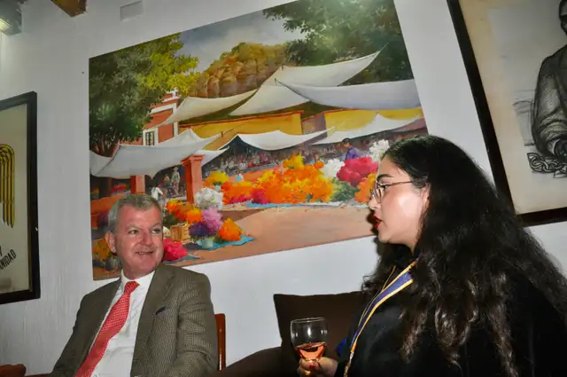 PhD candidate 10  years of tutoring experience! - Photo 4