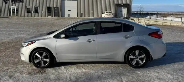 2018 Kia Forte LX - Photo 5