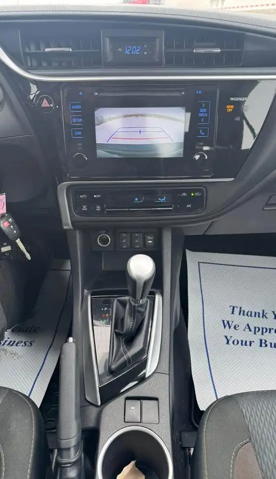 2017 Toyota Corolla LE - Photo 12