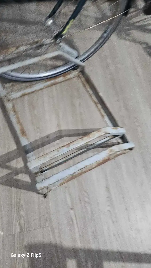 Rack a bicycle/support à vélo - Photo 7