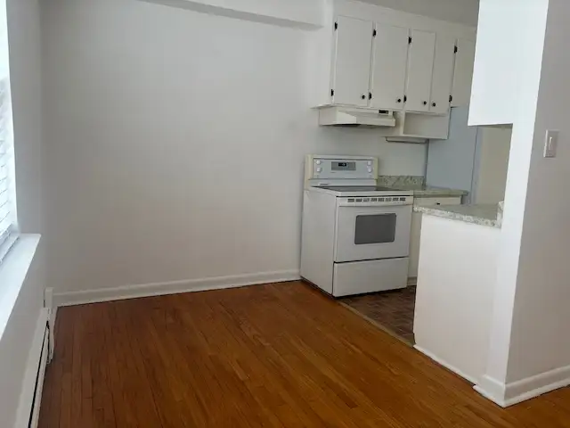 2 bedrooms Apartment in South Etobicoke - $ 1,795.00 - Photo 6