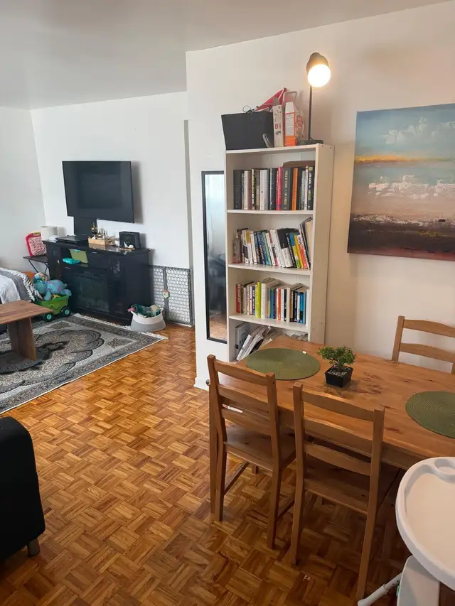 Grand 3 ½ demi-sous-sol lumineux – Emplacement de choix ! - Photo 2