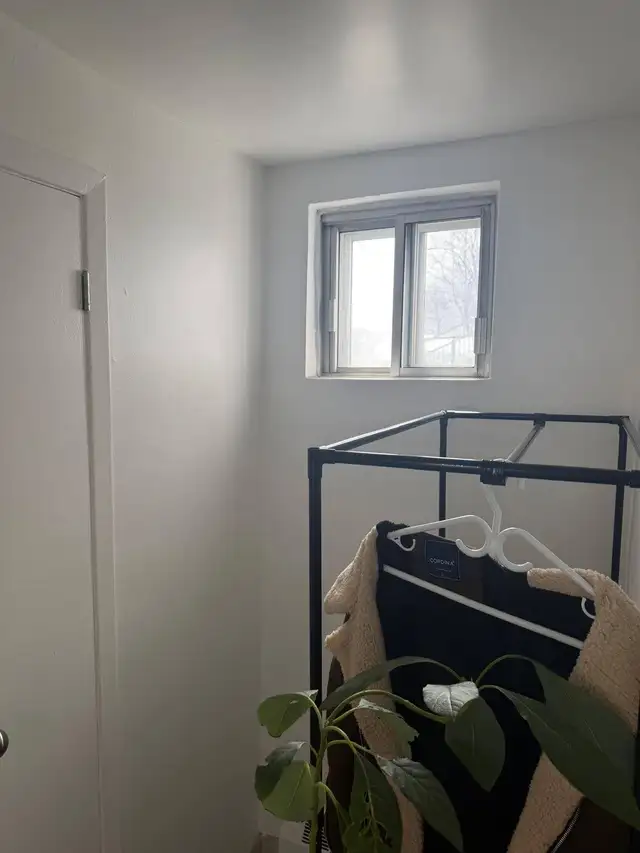 Grand 3 ½ demi-sous-sol lumineux – Emplacement de choix ! - Photo 4