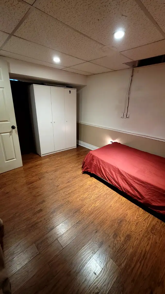 Basement Bedroom for Rent Near Hwy 410 and Sandalwood w/ Parking - Photo 2