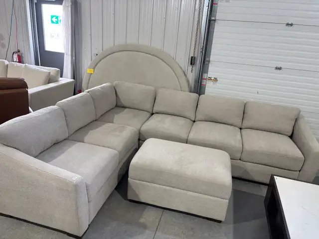 Fabric sectional with storage ottoman - Photo 3