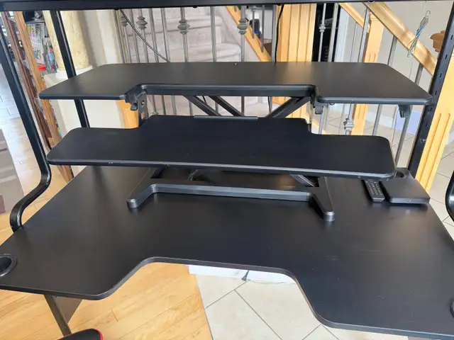 Gaming desk…VERY GOOD CONDITION…ONLY $190 - Photo 3