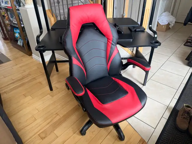 Gaming desk…VERY GOOD CONDITION…ONLY $190 - Photo 4